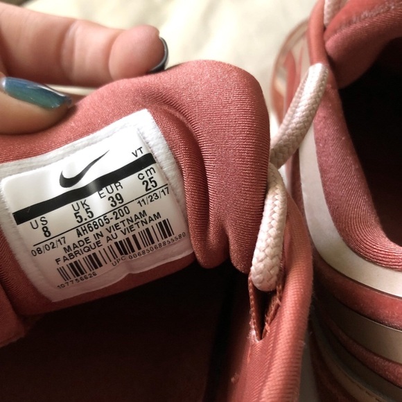 NIKE AIR MAX - Picture 3 of 3